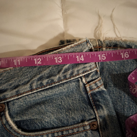 EUC Lucky Brand 100 percent cotton jeans, size 8, 29 waist American made - Picture 3 of 9